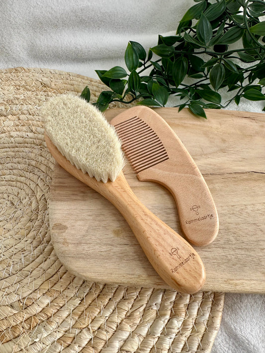 Ensemble brosse et peigne en bois