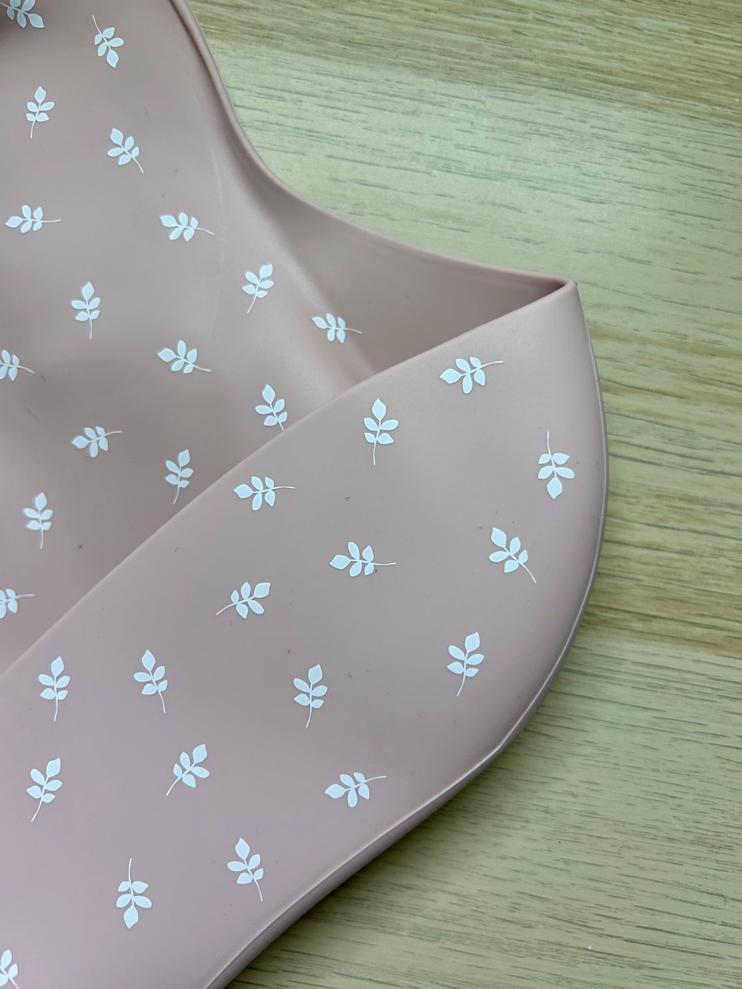 Bavoir en silicone - Feuilles Rose