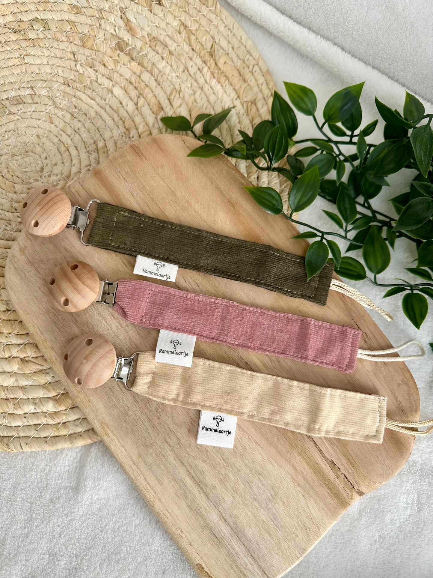 Attache-tétine en velours côtelé avec clip en bois - 3 coloris