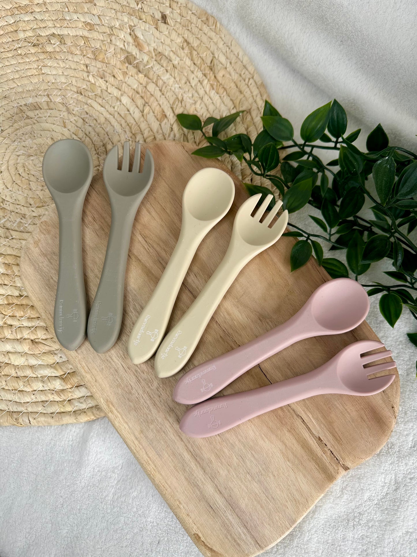 Set de couverts en silicone pour l'apprentissage - 3 coloris