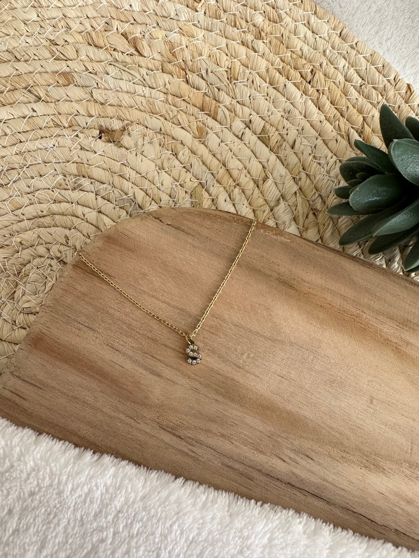 Collier initiale en cristal et acier inoxydable - Doré